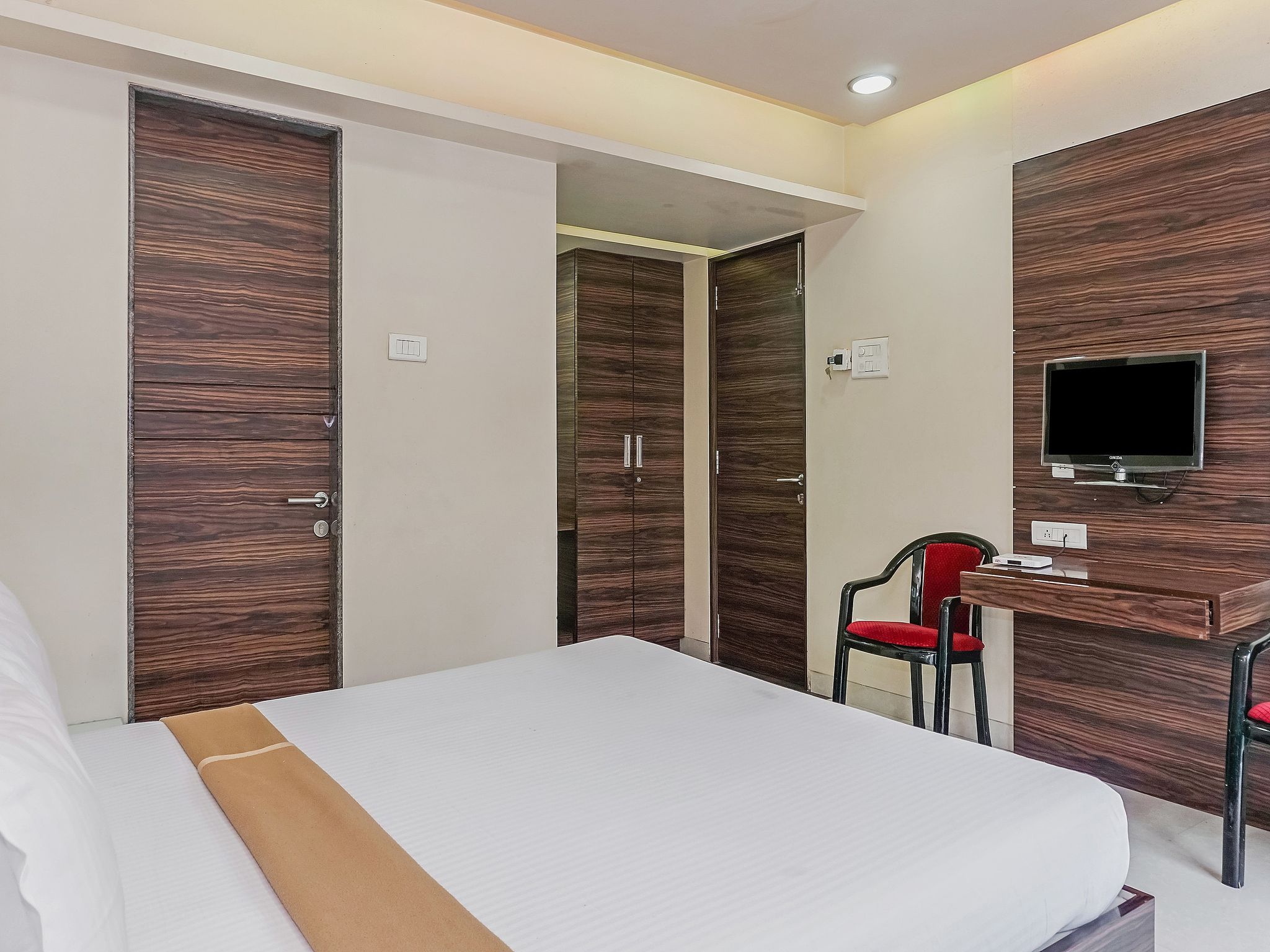 Deluxe AC Room (Guest Age Should Be 20 Years & Above)