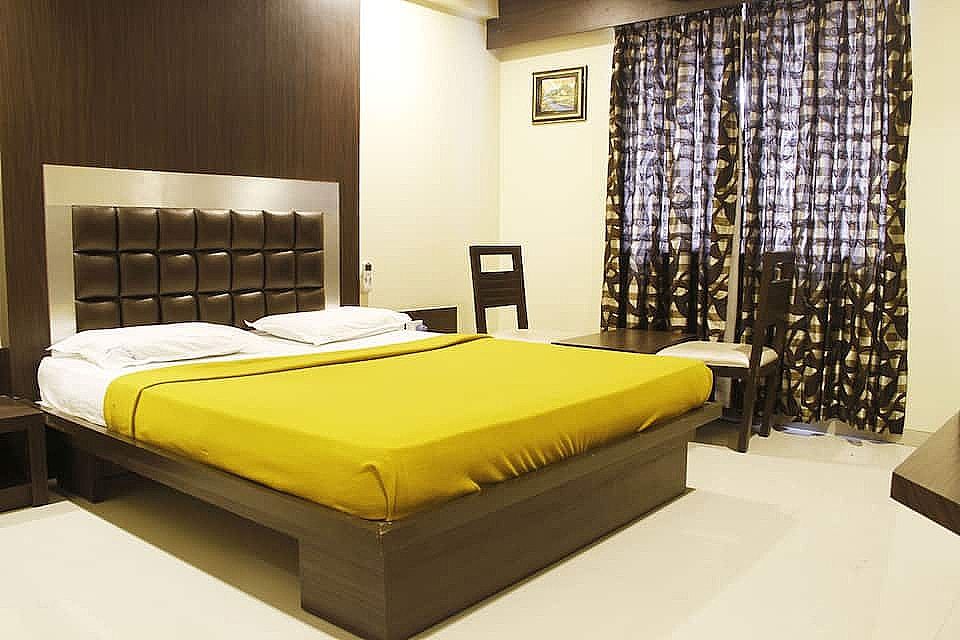 Deluxe Bedroom