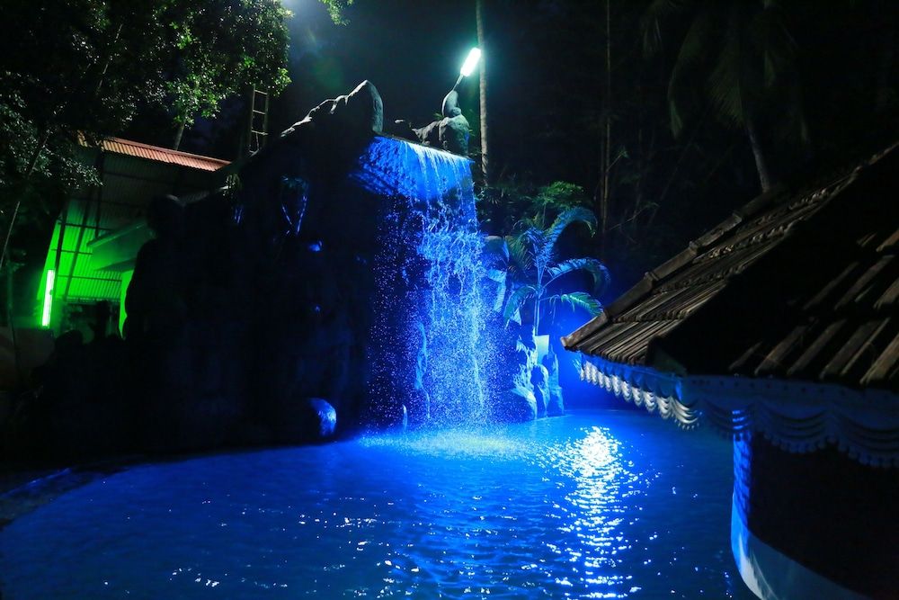 EMARALD RESORT Deluxe AC Room 3