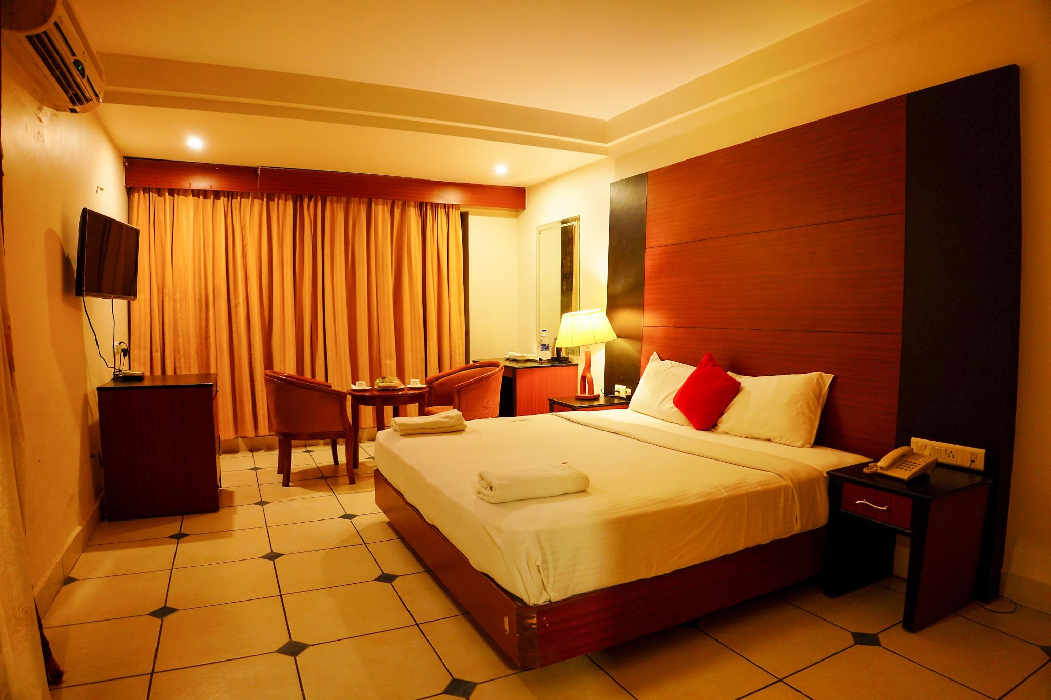 EMARALD RESORT Deluxe AC Room 6