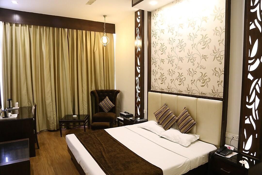 Hotel Parbhat Inn