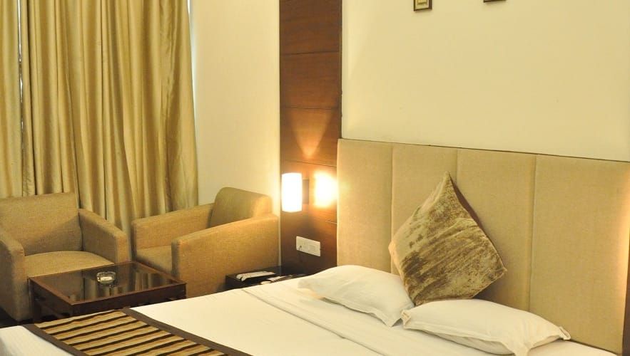 Hotel Parbhat Inn