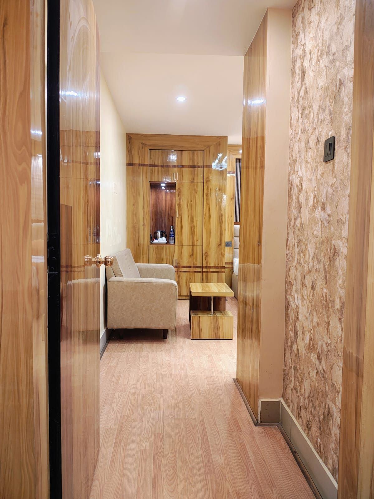 Hotel Executive Tower Deluxe Room 5