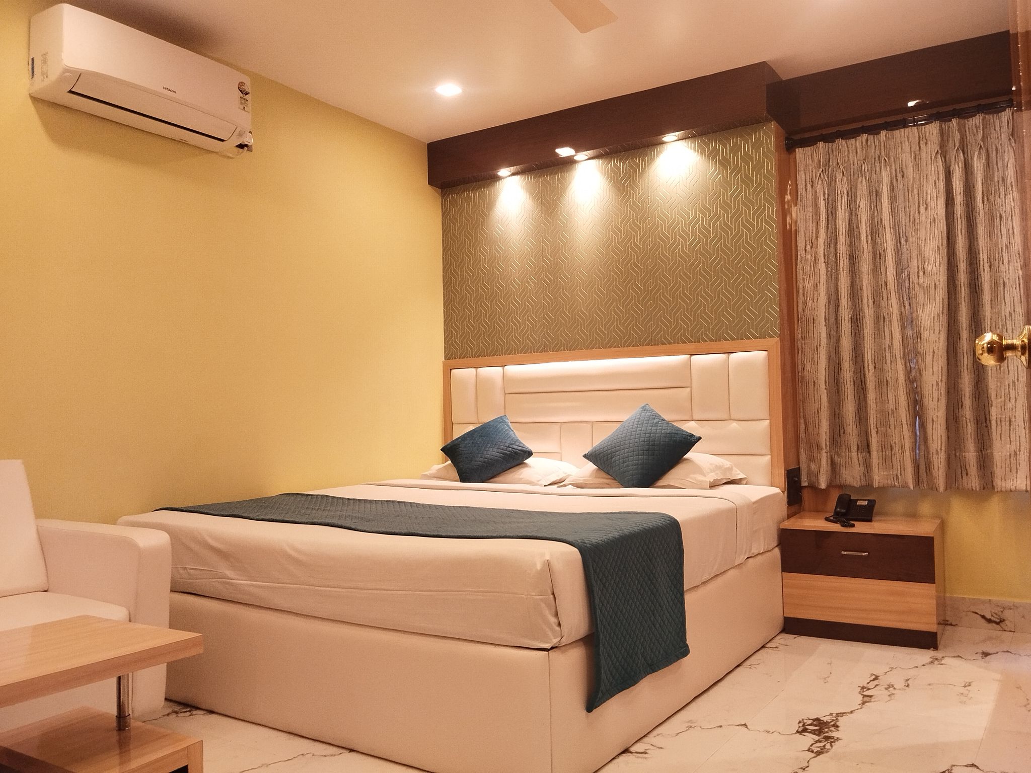 Hotel Executive Tower Deluxe Room 25