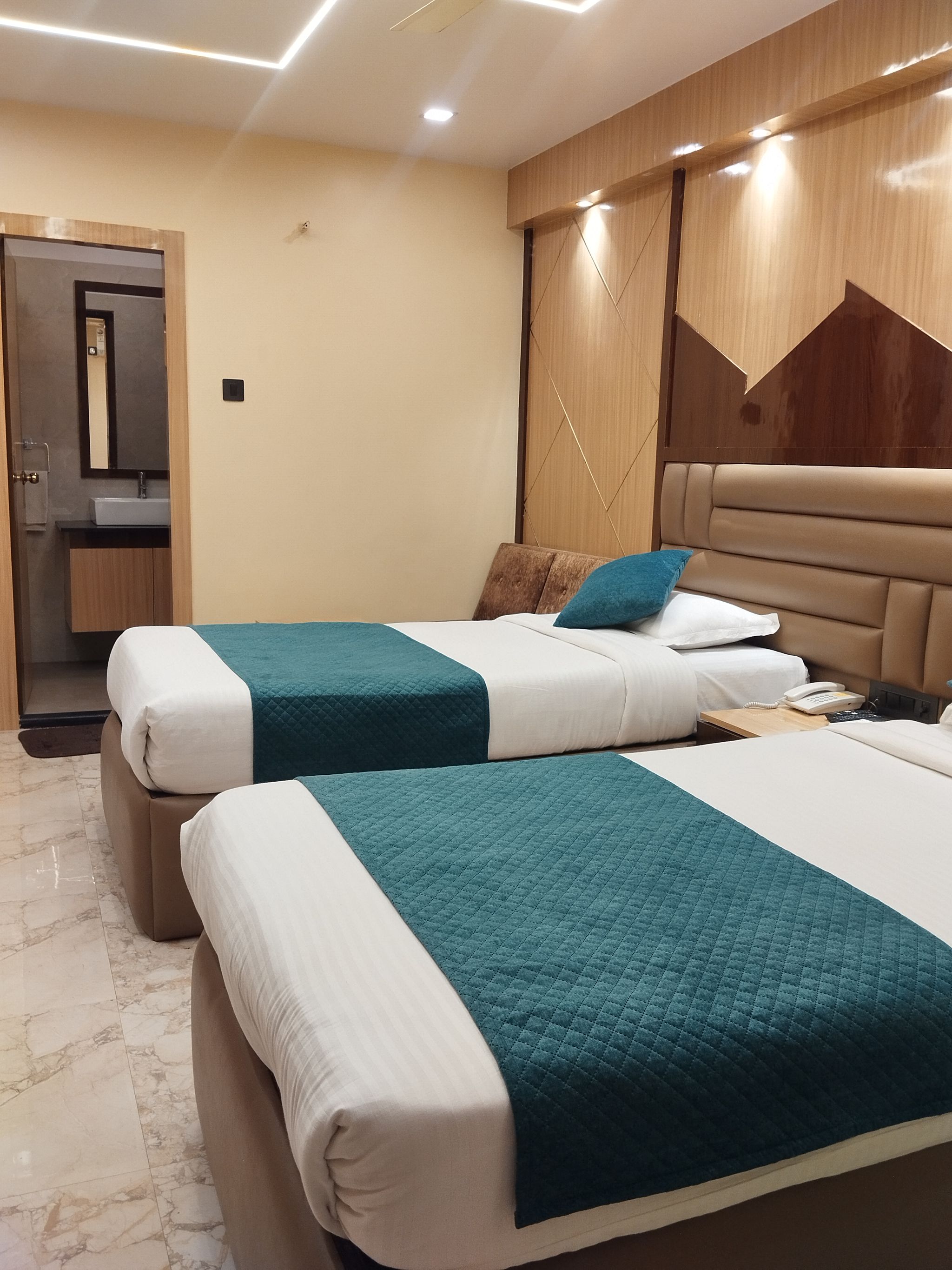 Hotel Executive Tower Deluxe Room 17