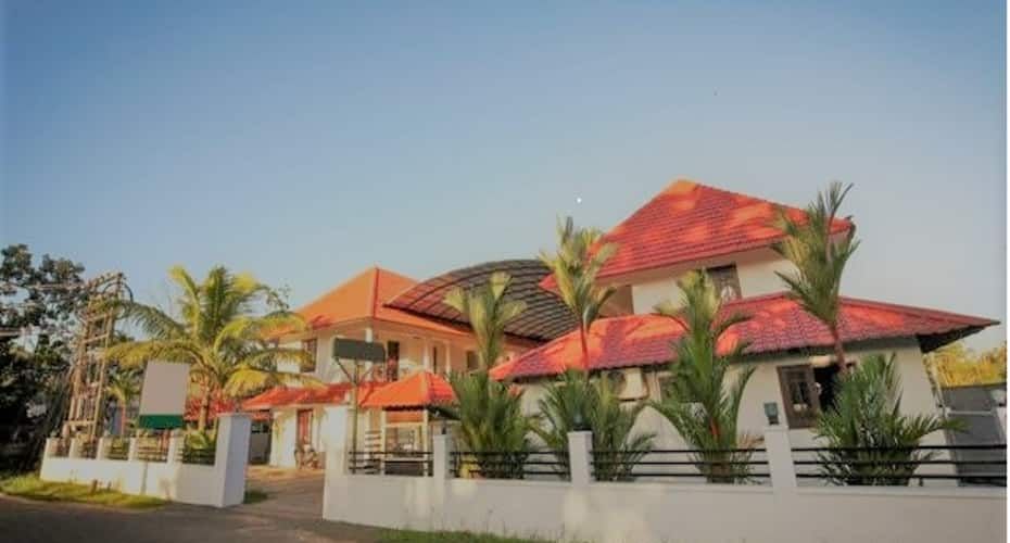 undefined Lake Gardens resorts 2
