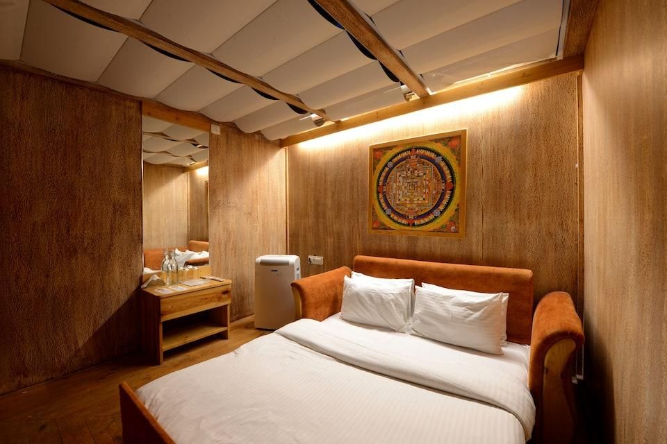 Bed room
