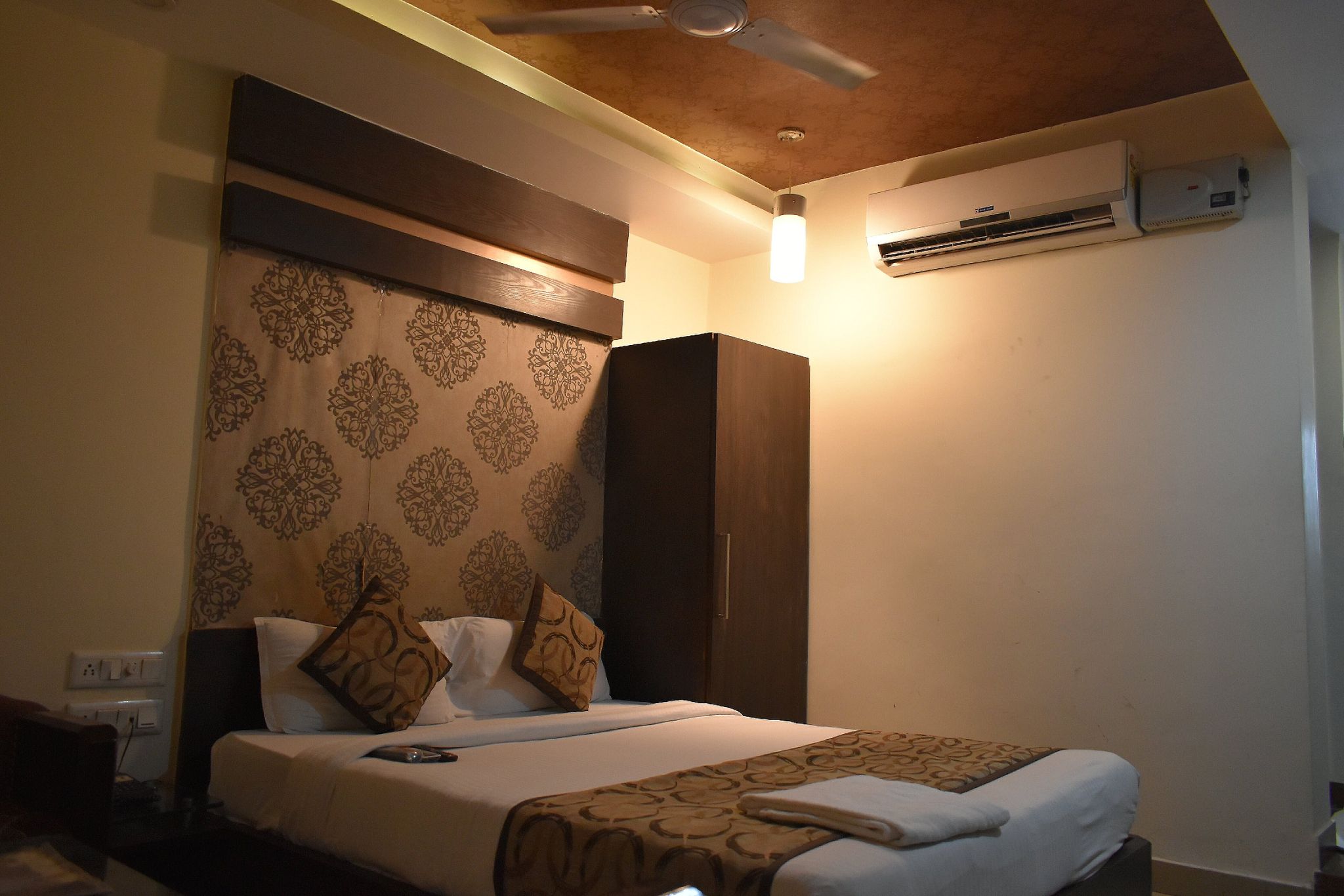 Hotel Galaxy Standard Room 3