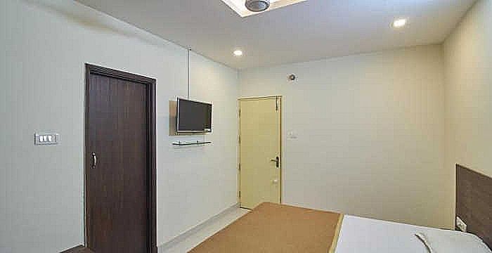 Hotel Airlines Mysuru NON AC ROOM 8