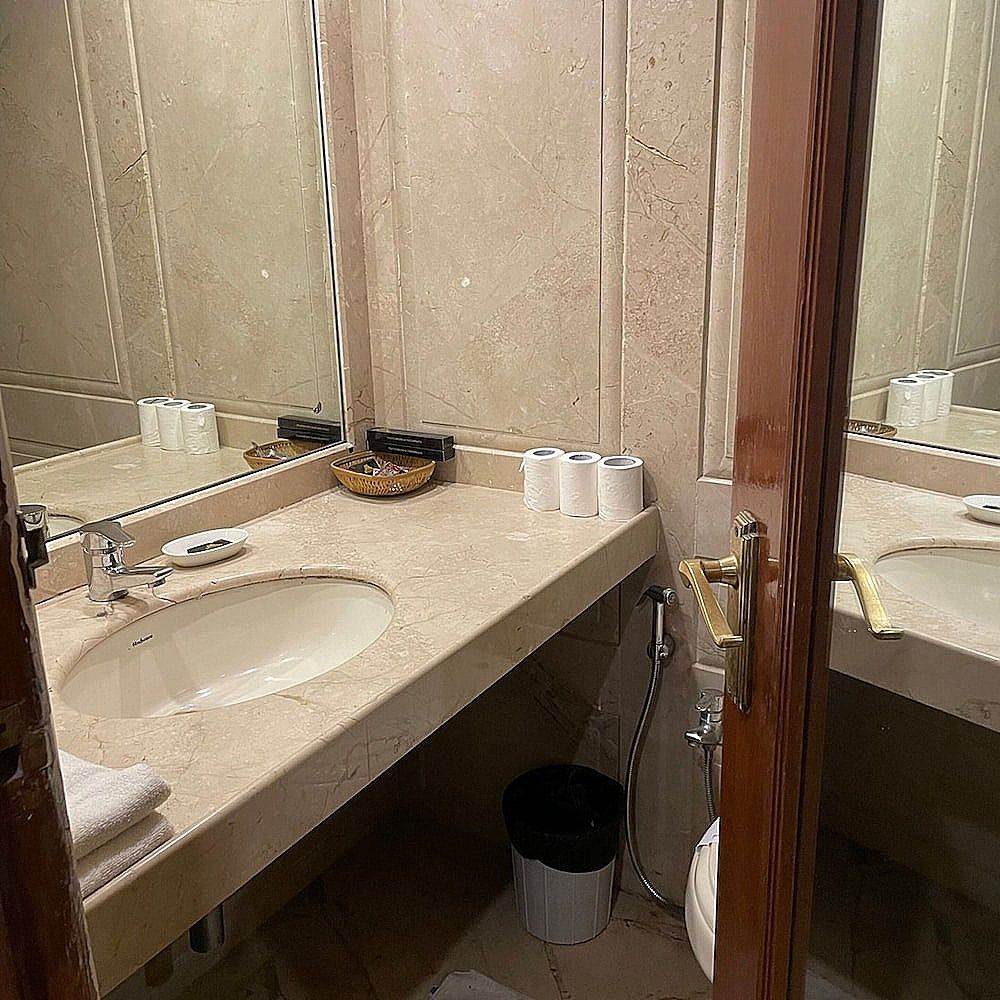 Hotel Kohinoor Executive Deluxe Double or Twin Room 6