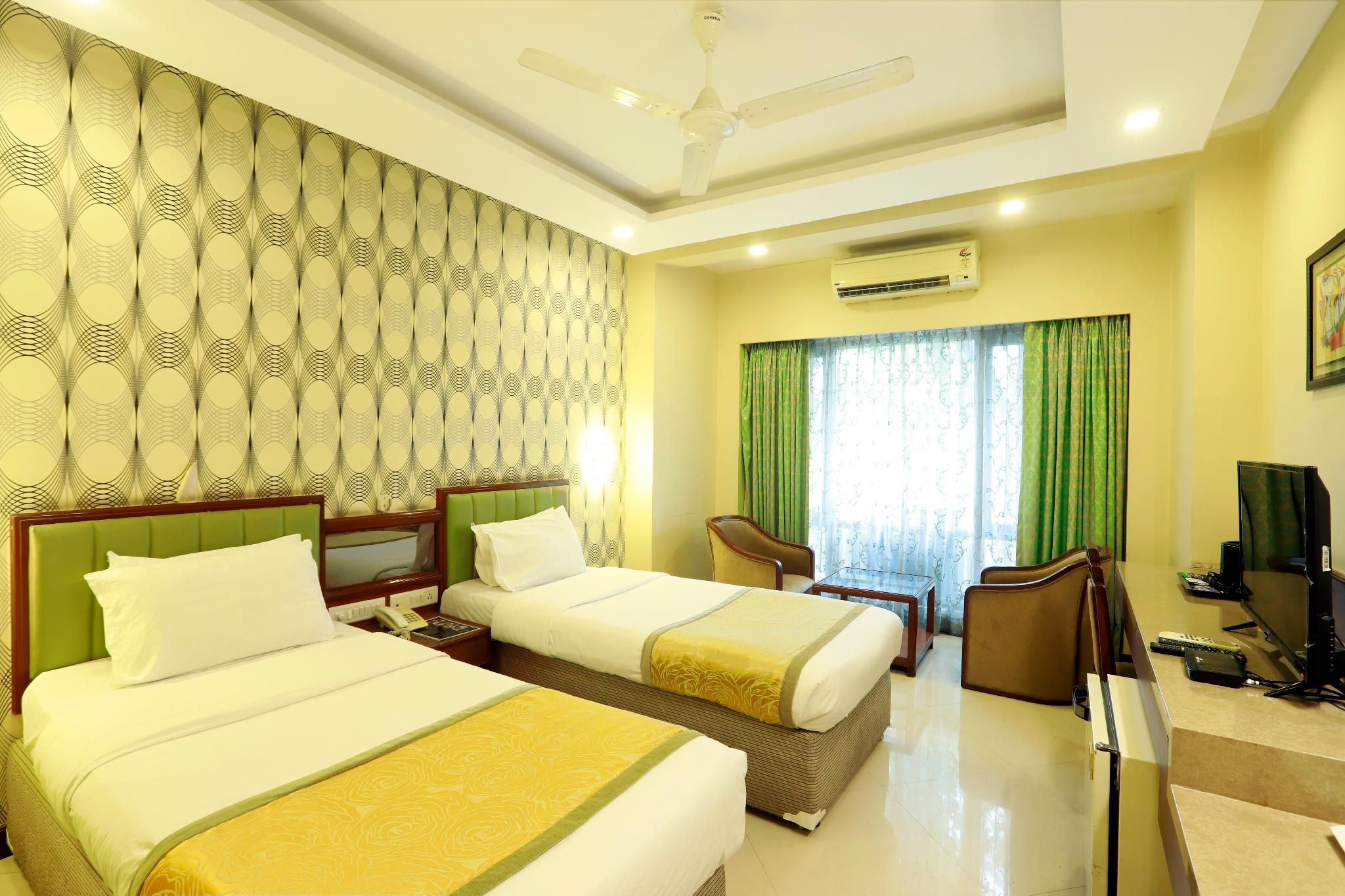 Deluxe AC King or Twin Bed