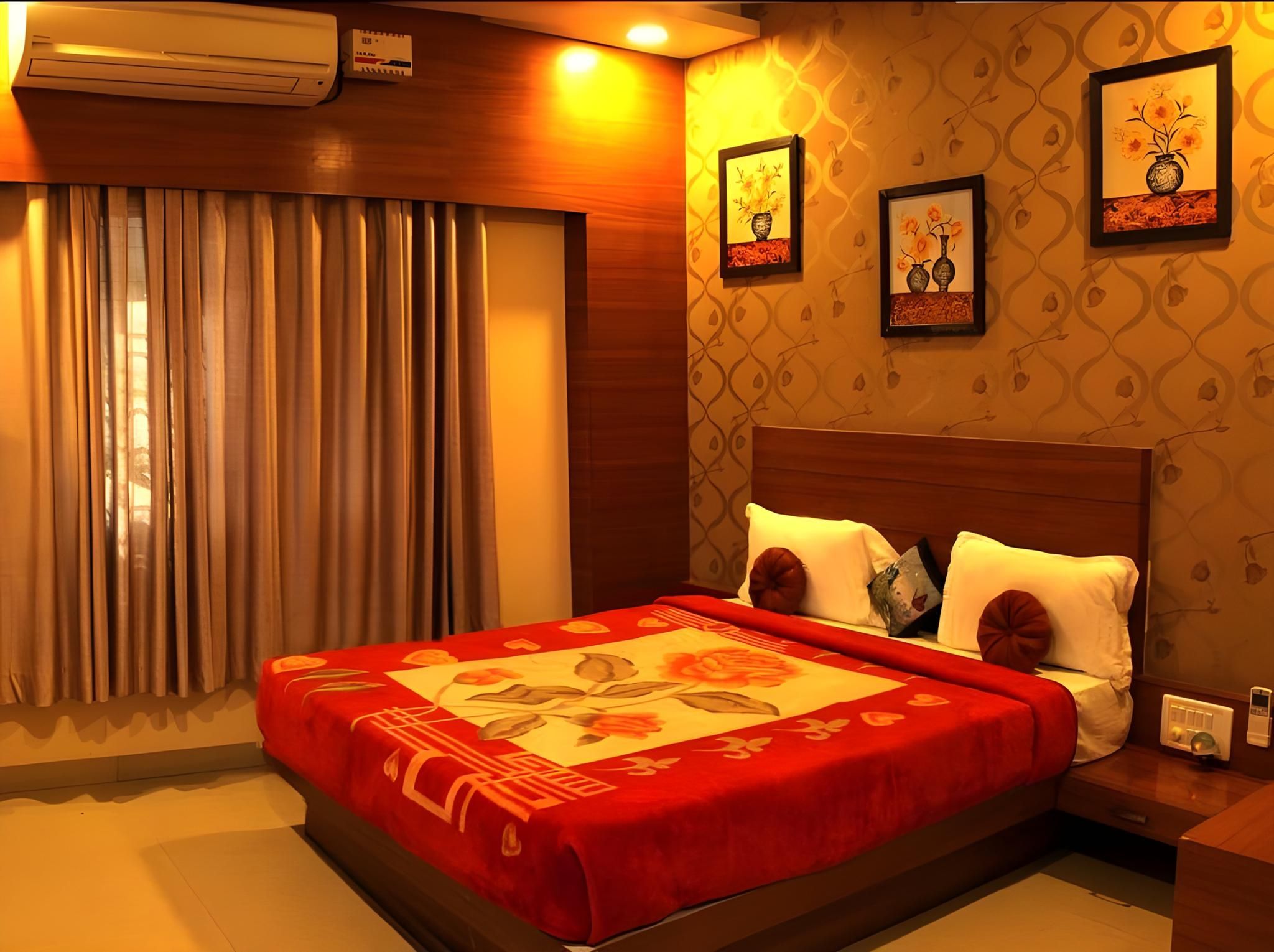 DELUXE DOUBLE ROOM SINGLE ROOM QUEEN BED 1 BEDROOM FOR SMOKERS