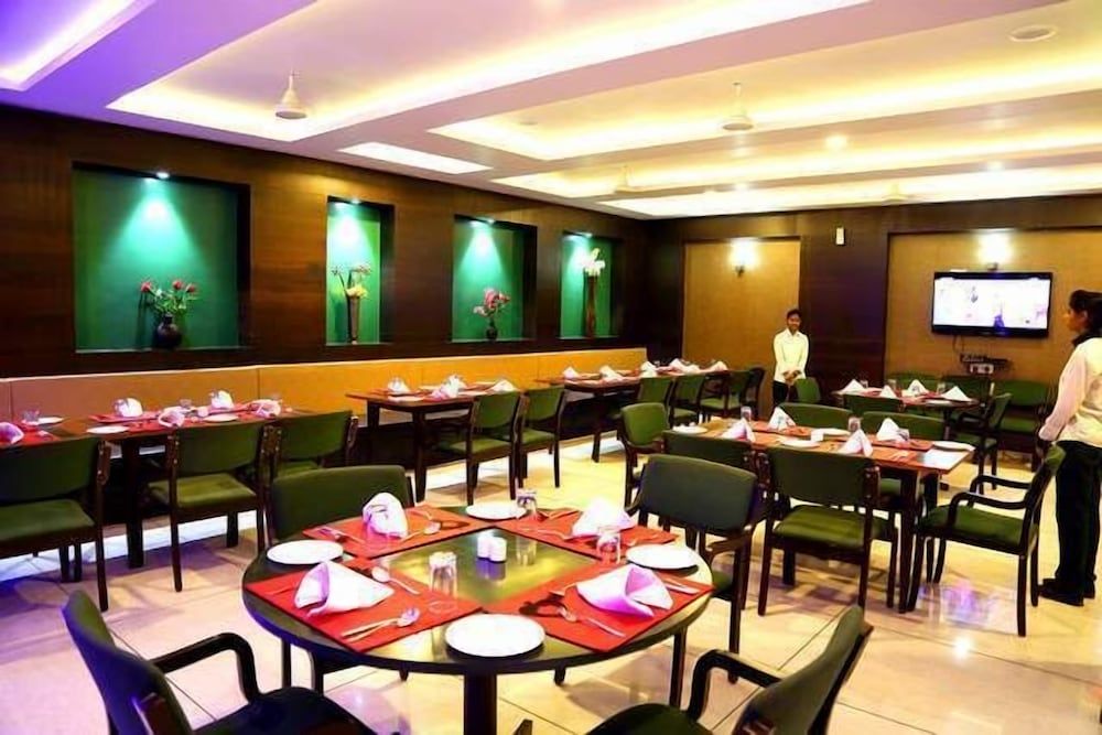 undefined Hotel Shri Khedapati International 4