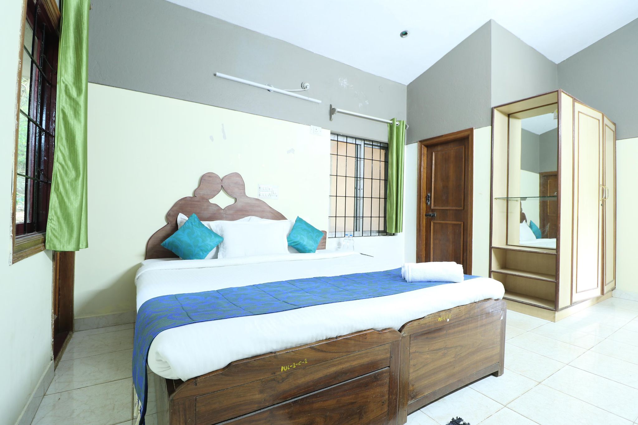 VEERABHOOMI RESORTS Standard Room 4