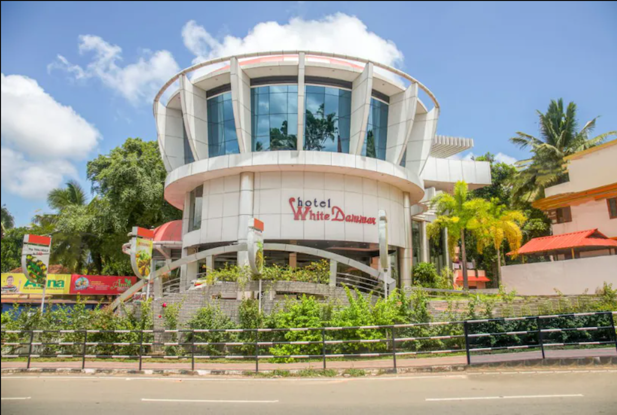 Hotel White Dammar International