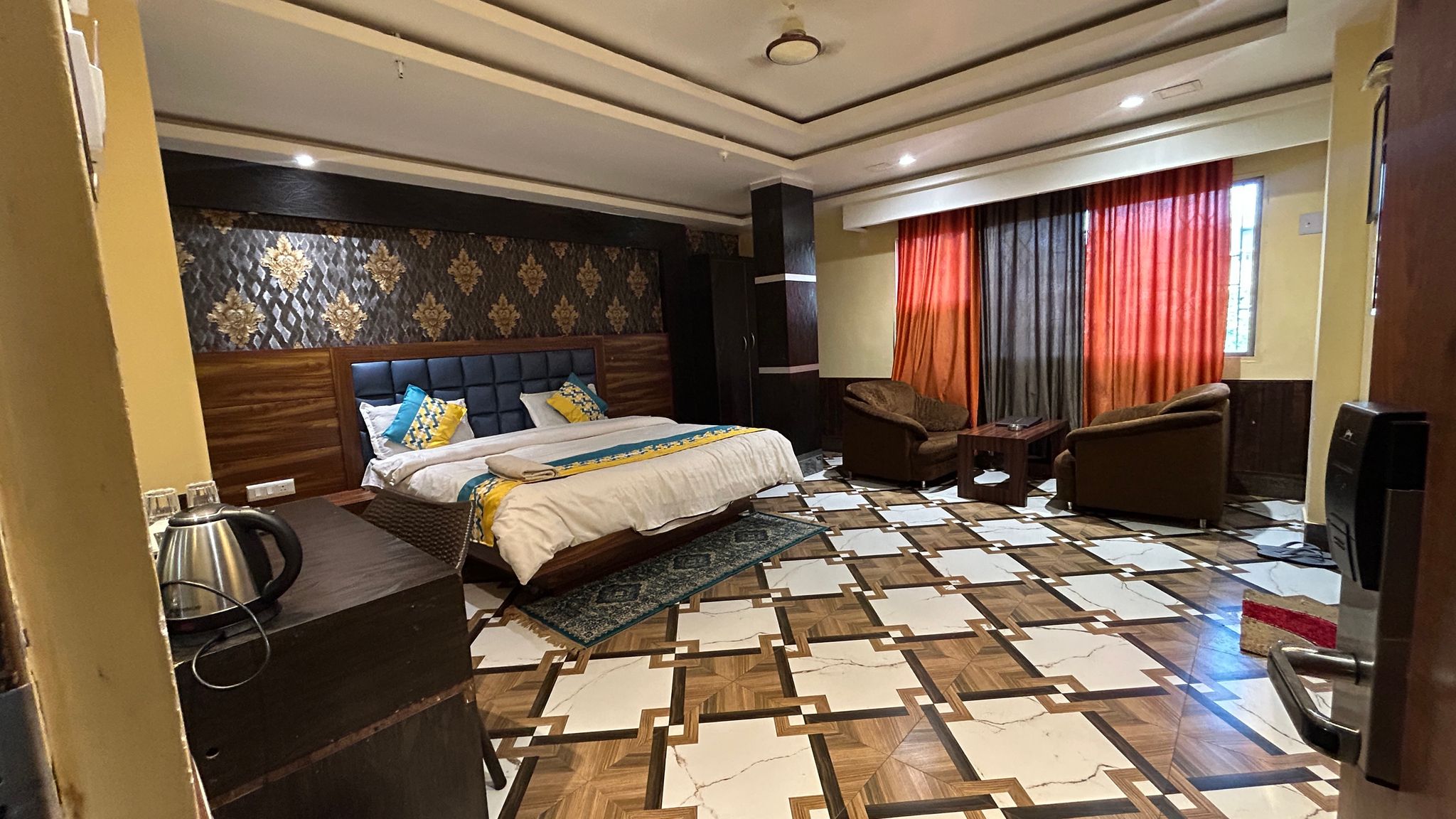 HB INTERNATIONAL ( A Unit of Hotel Rajkamal ) AC Super Deluxe Double Bed 7