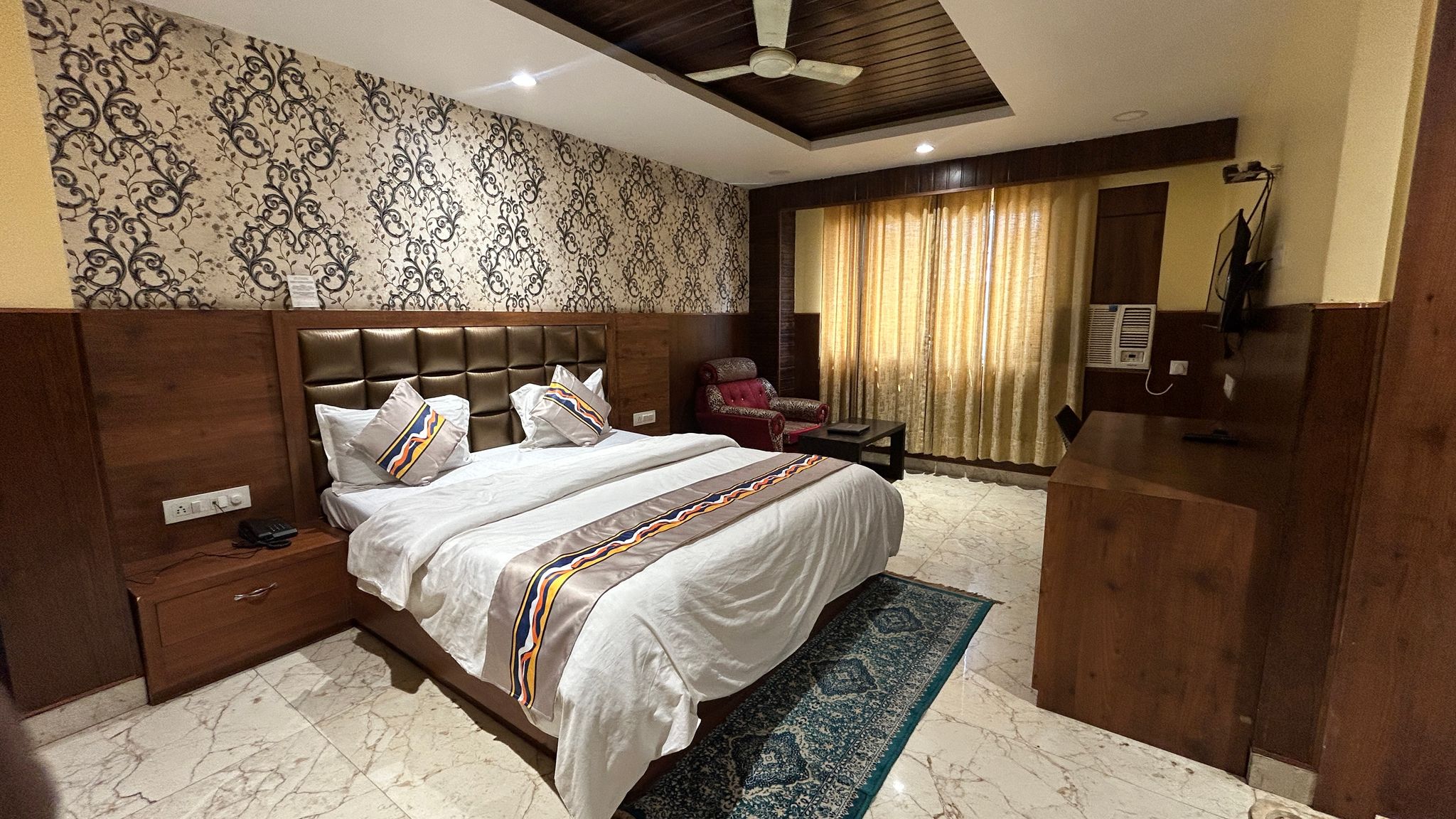HB INTERNATIONAL ( A Unit of Hotel Rajkamal ) AC Super Deluxe Double Bed 5