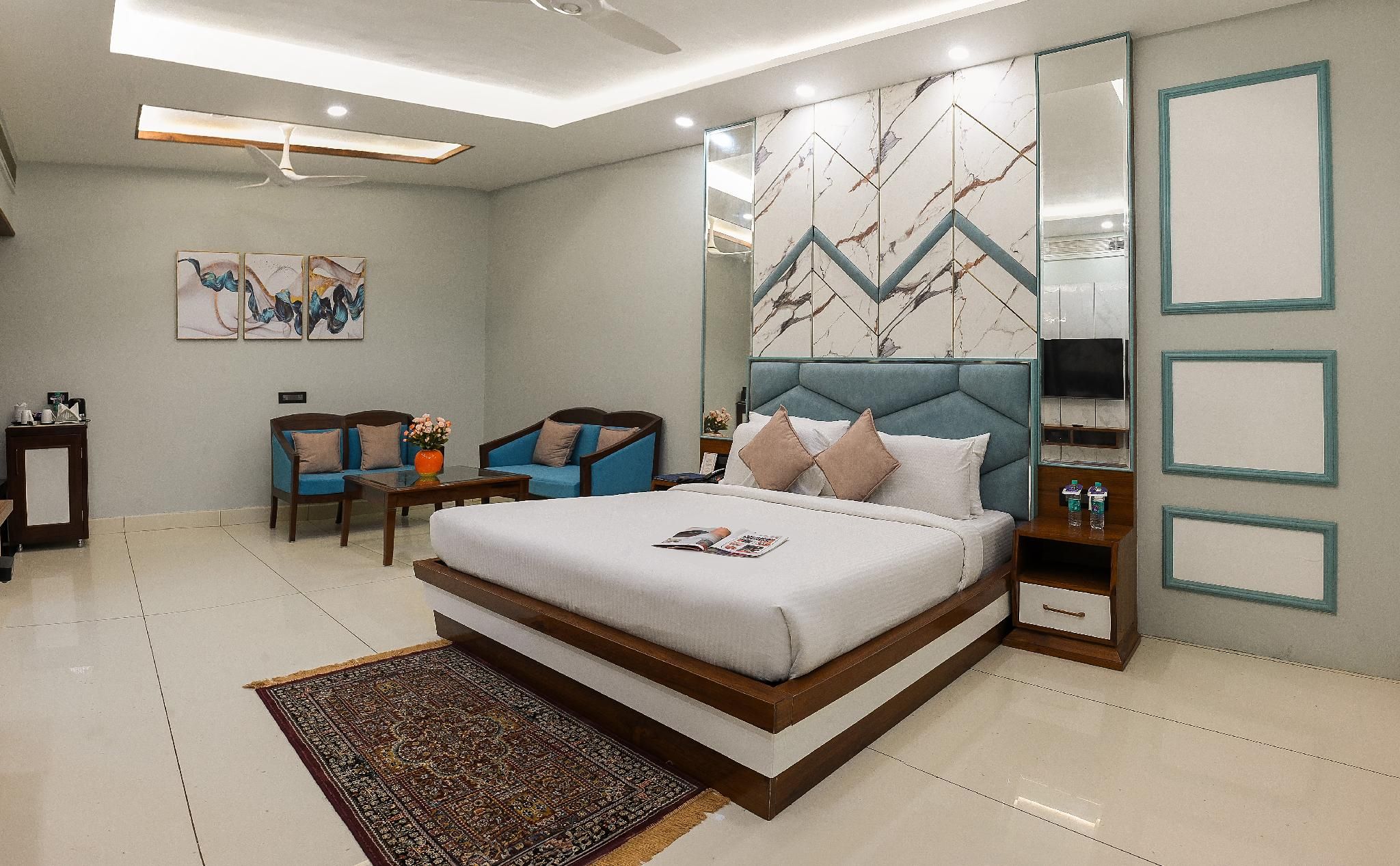 Hotel Leela Grande Club Luxuria 32