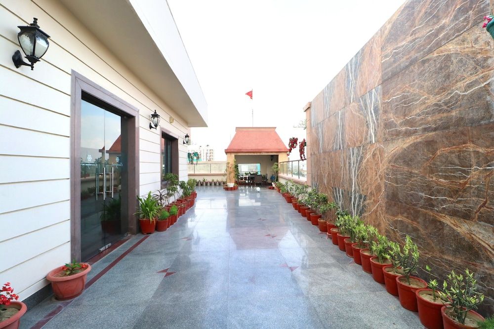 undefined Hotel Leela Grande 9