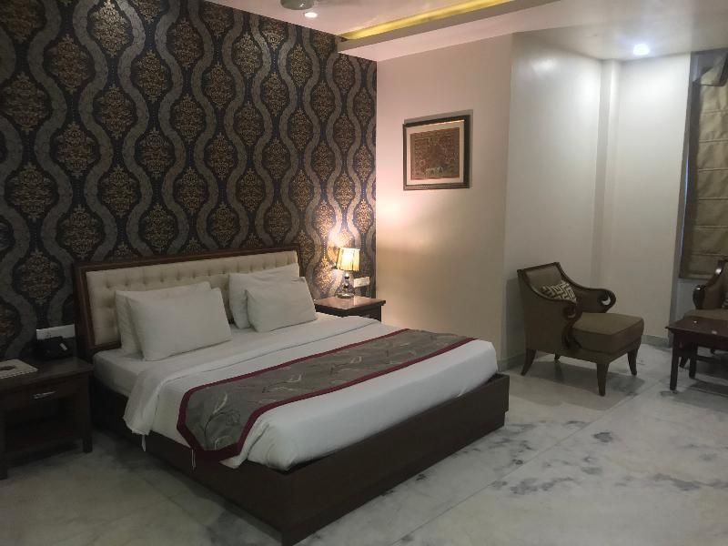 Hotel Leela Grande Club Luxuria 31