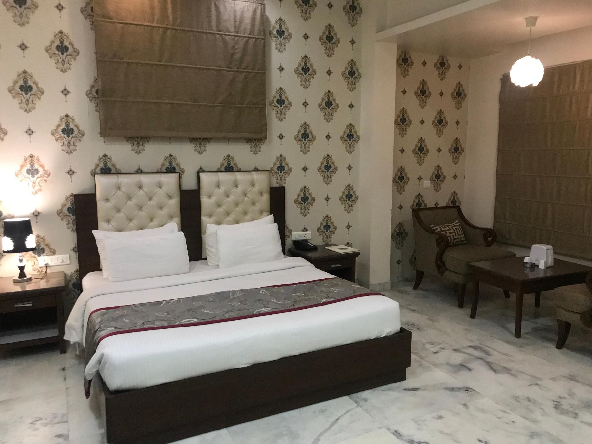 Suite Single Room Adhoc