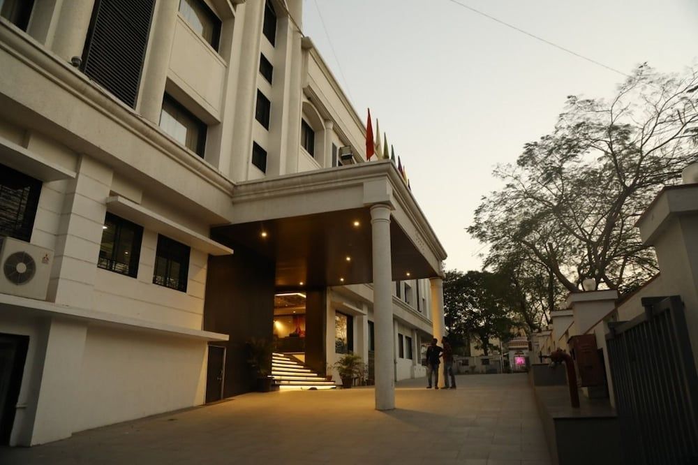 undefined Four Season Recreation Hotel and Spa 3