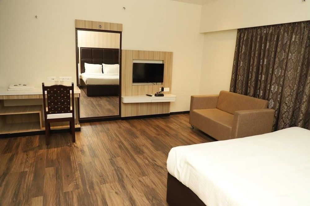 undefined Four Season Recreation Hotel and Spa 7