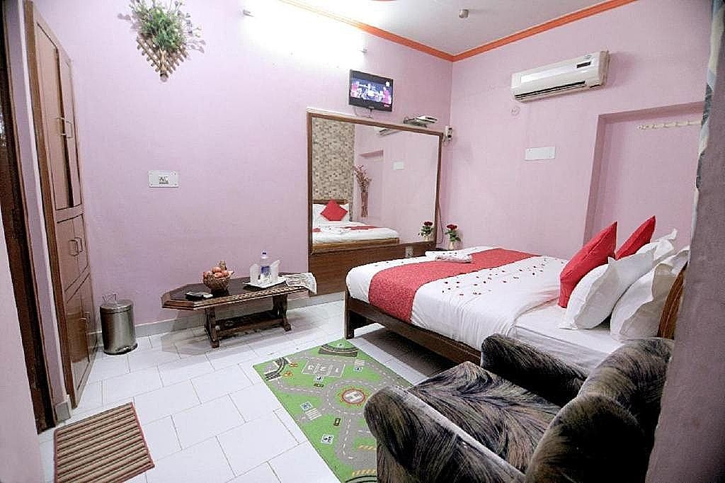 undefined Hotel Rashmi 10