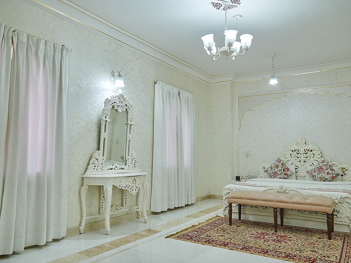 WelcomHeritage Traditional Haveli Heritage Suite Room 12