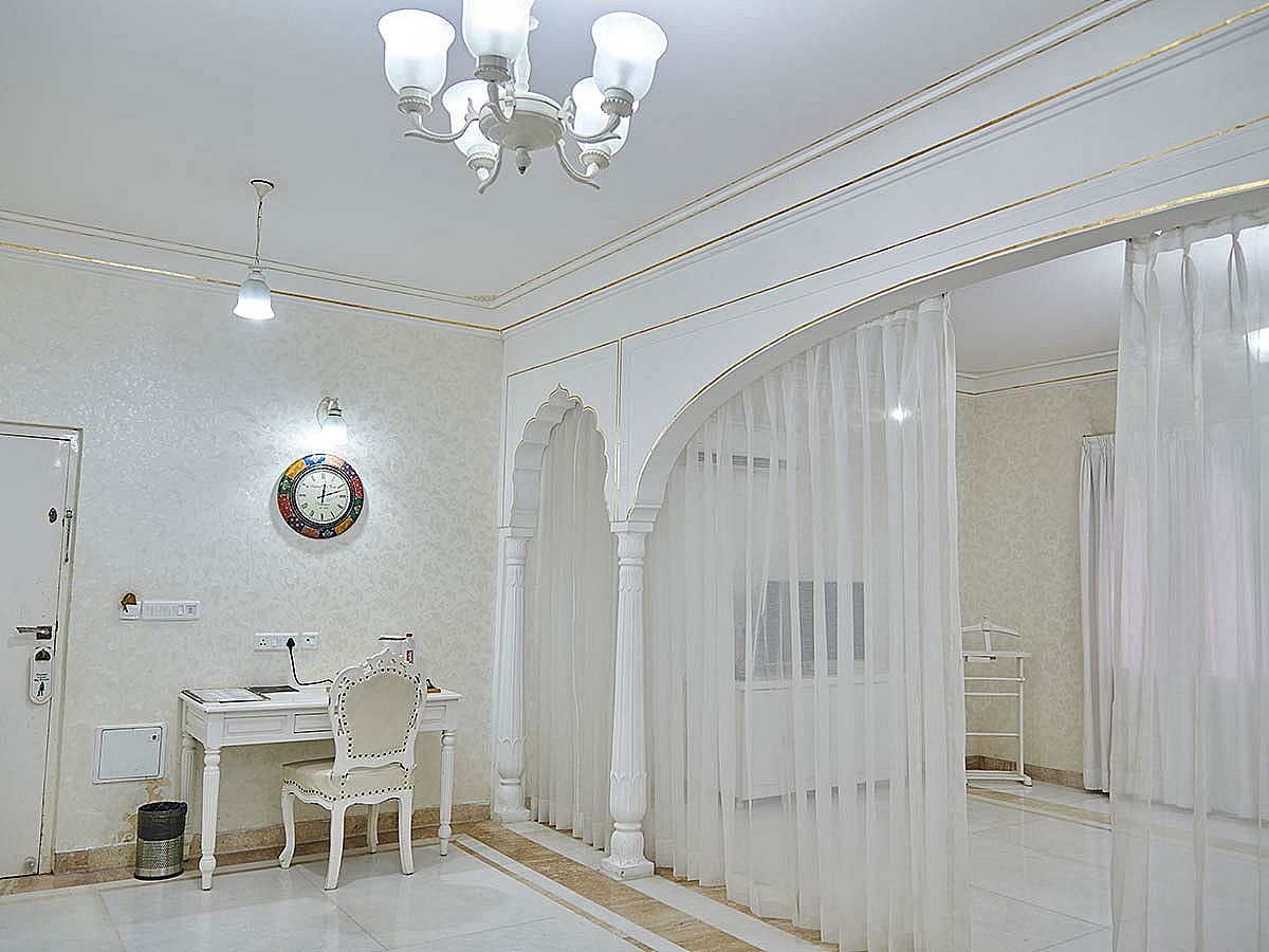 WelcomHeritage Traditional Haveli Heritage Suite Room 14