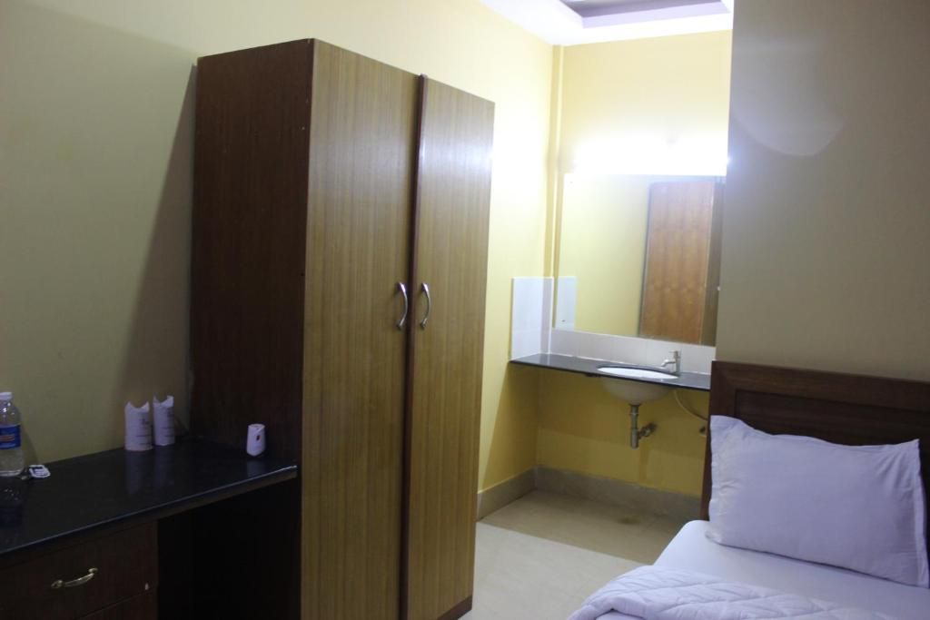 Semi Deluxe Room