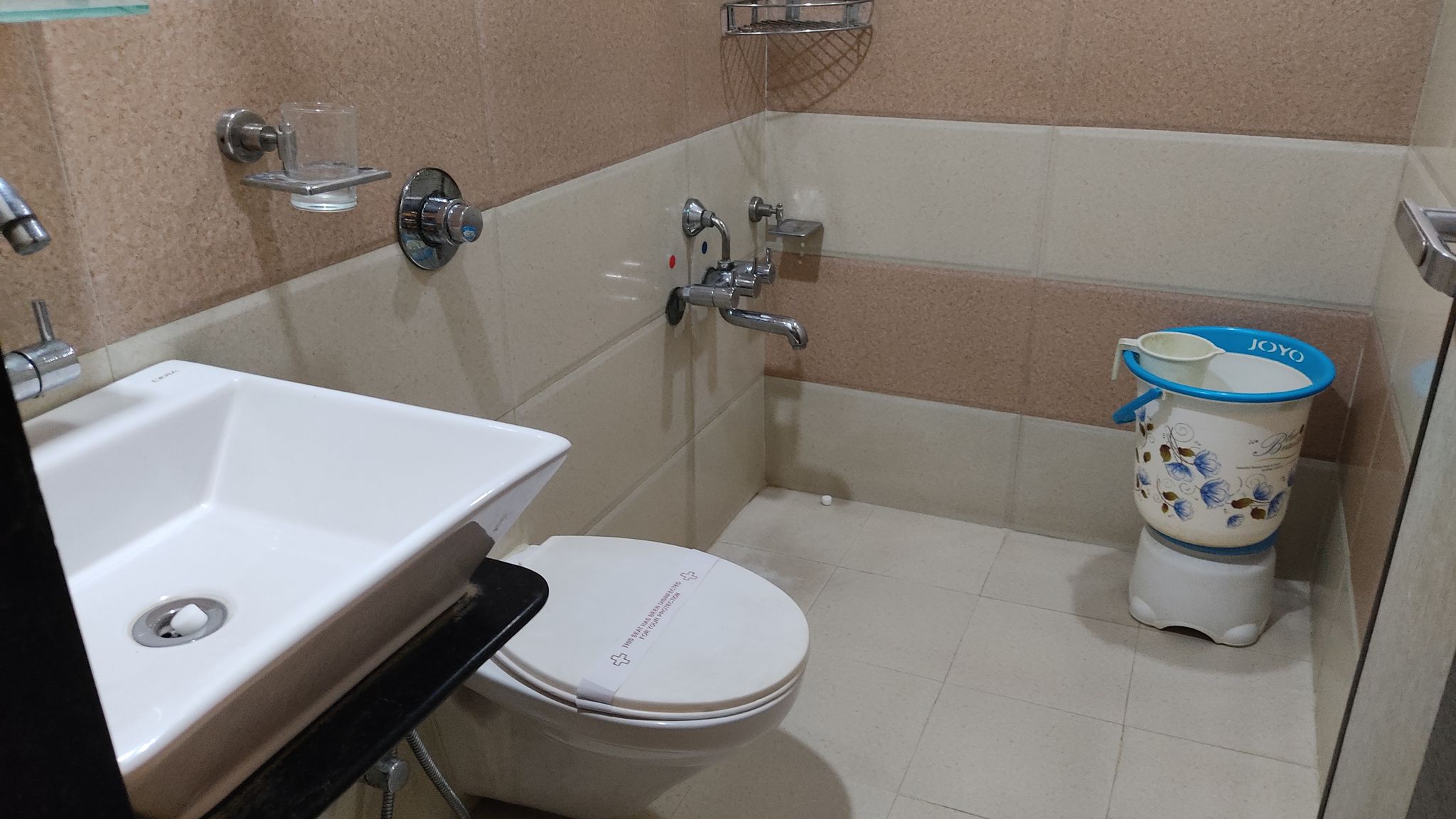 Hotel Flair Inn Executive Queen Bed Room 5