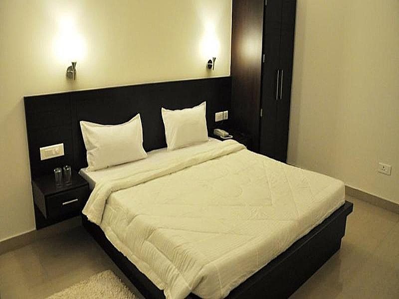 Hotel Love Kush Deluxe Room 8