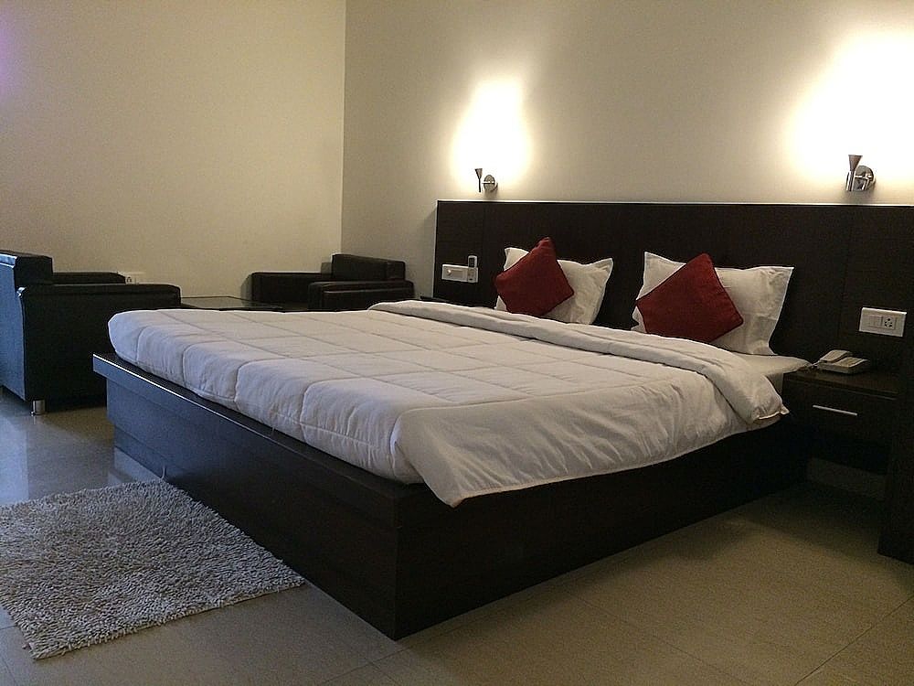 Hotel Love Kush Deluxe Room 12