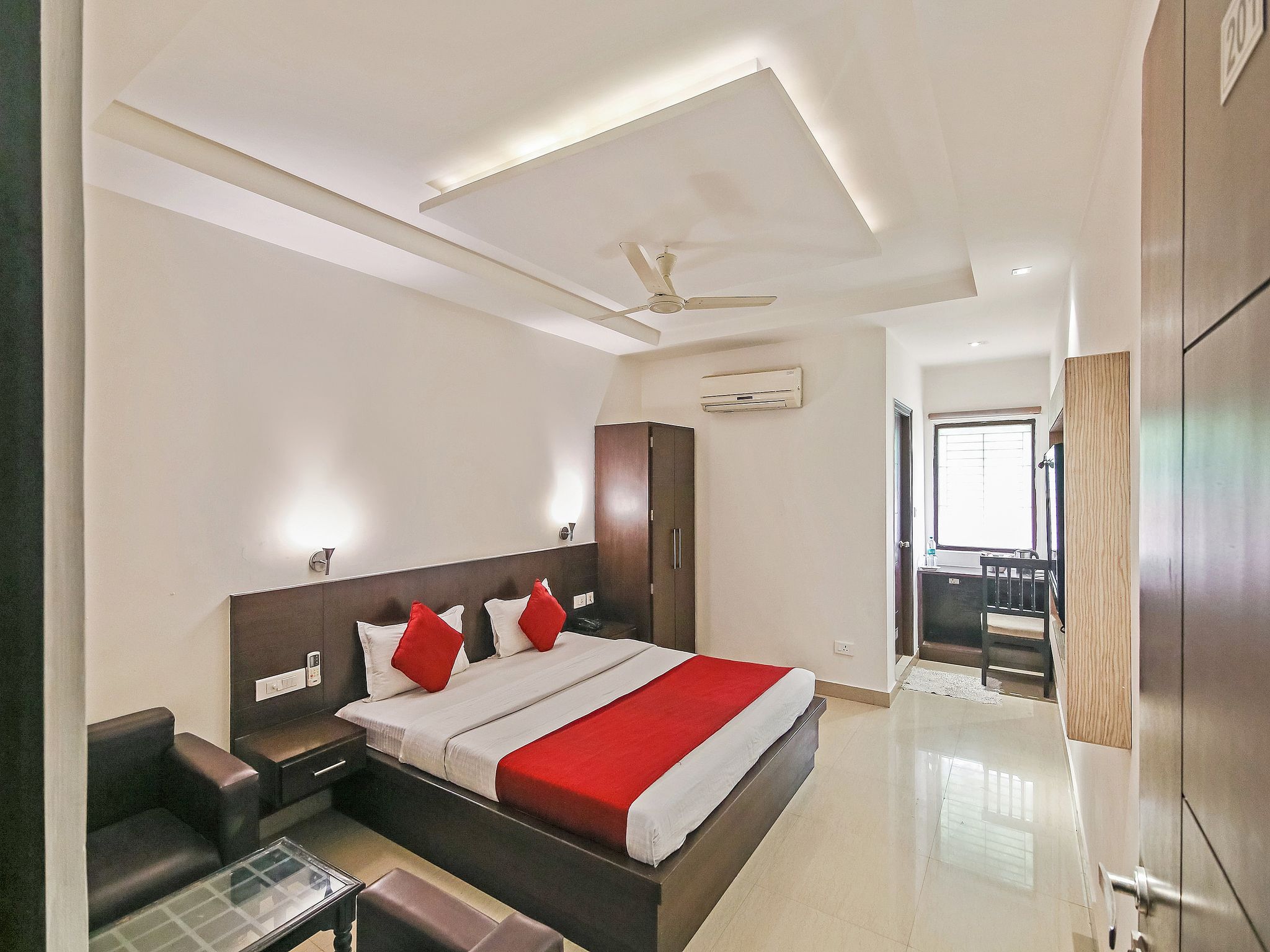 Hotel Love Kush Deluxe Room 7