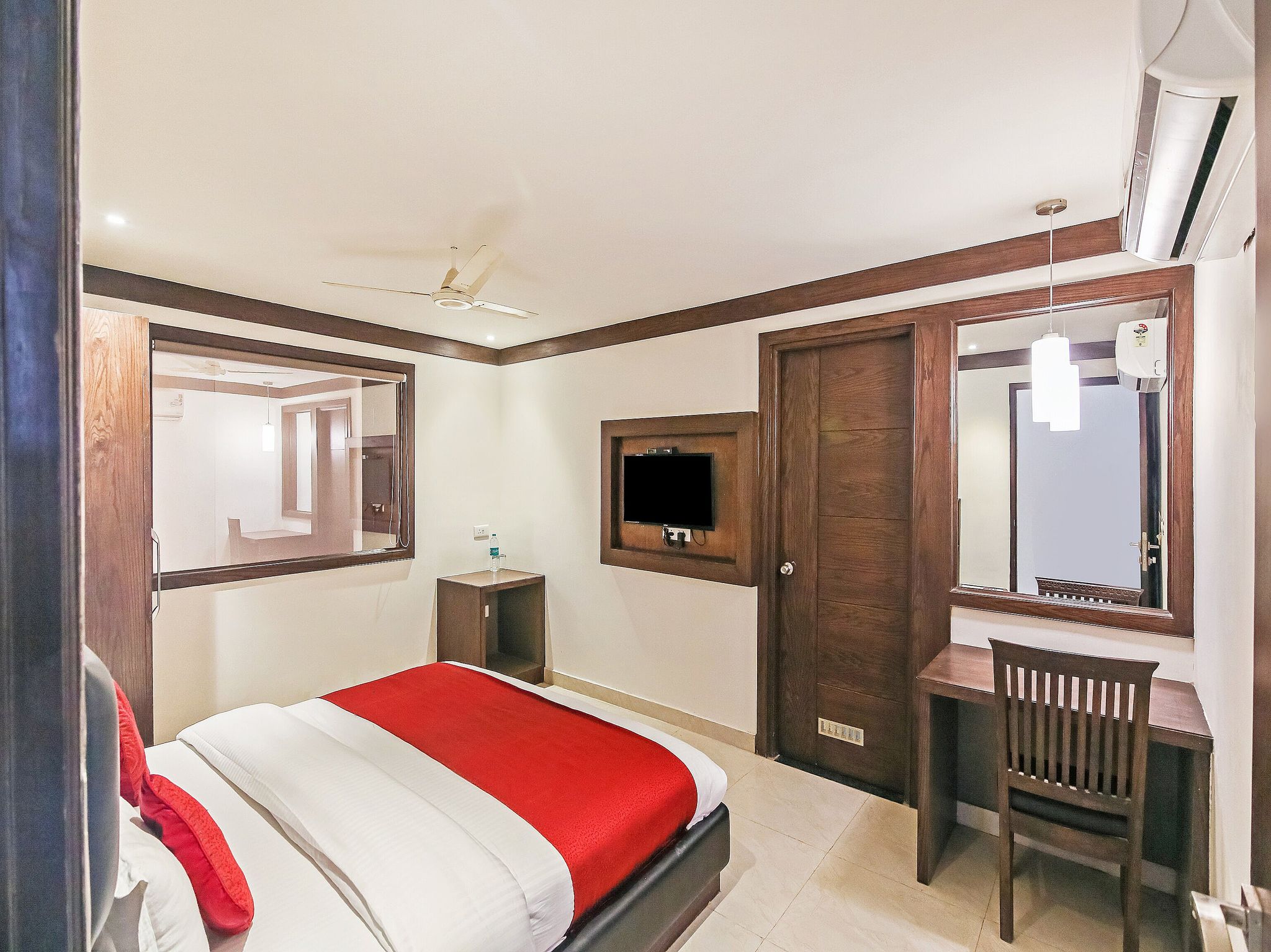 Hotel Love Kush Deluxe Room 10