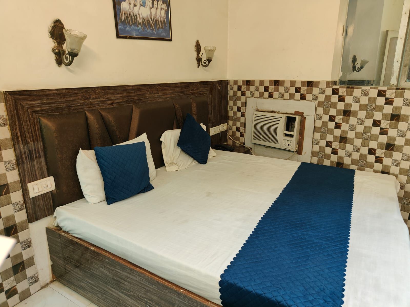 Hotel Sarwan STANDARD ROOM 9