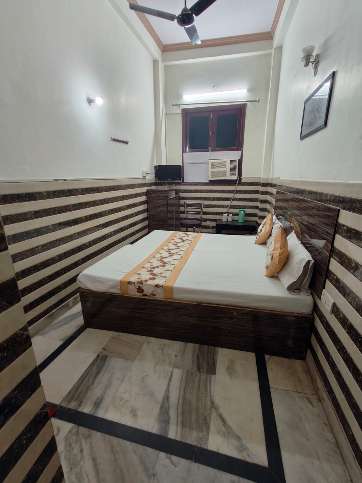 Hotel Sarwan STANDARD ROOM 11