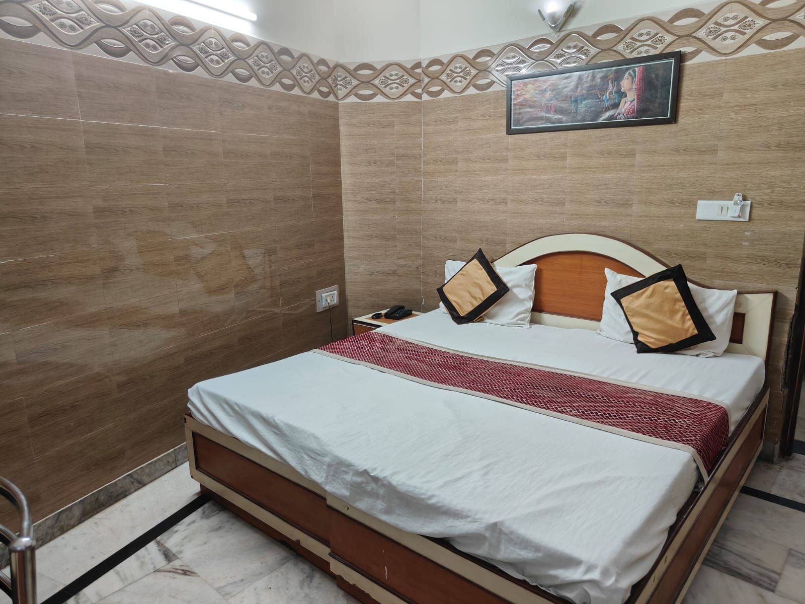 Hotel Sarwan STANDARD ROOM 8