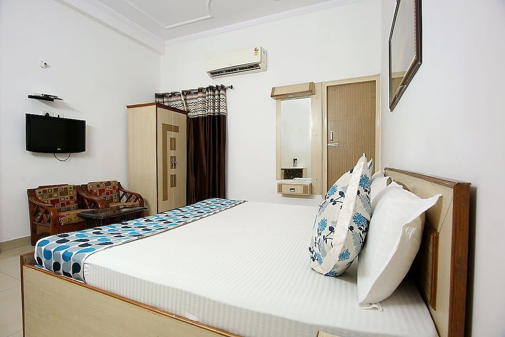 Hotel Riya Palace - Idgah Railway Station Agra Deluxe Room 9