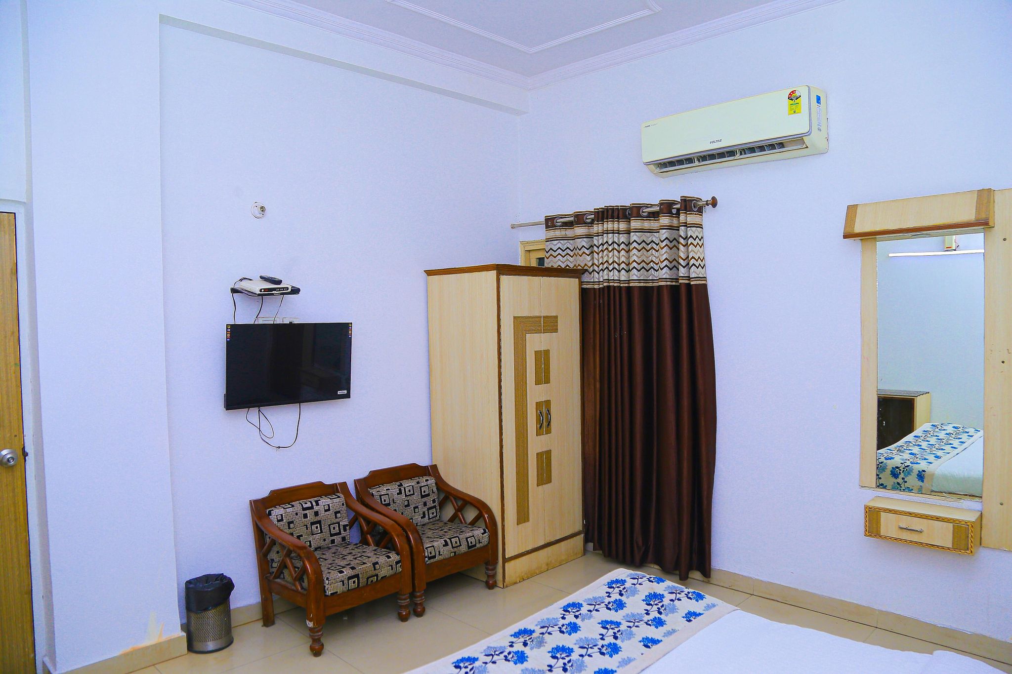 Hotel Riya Palace - Idgah Railway Station Agra Deluxe Room 12