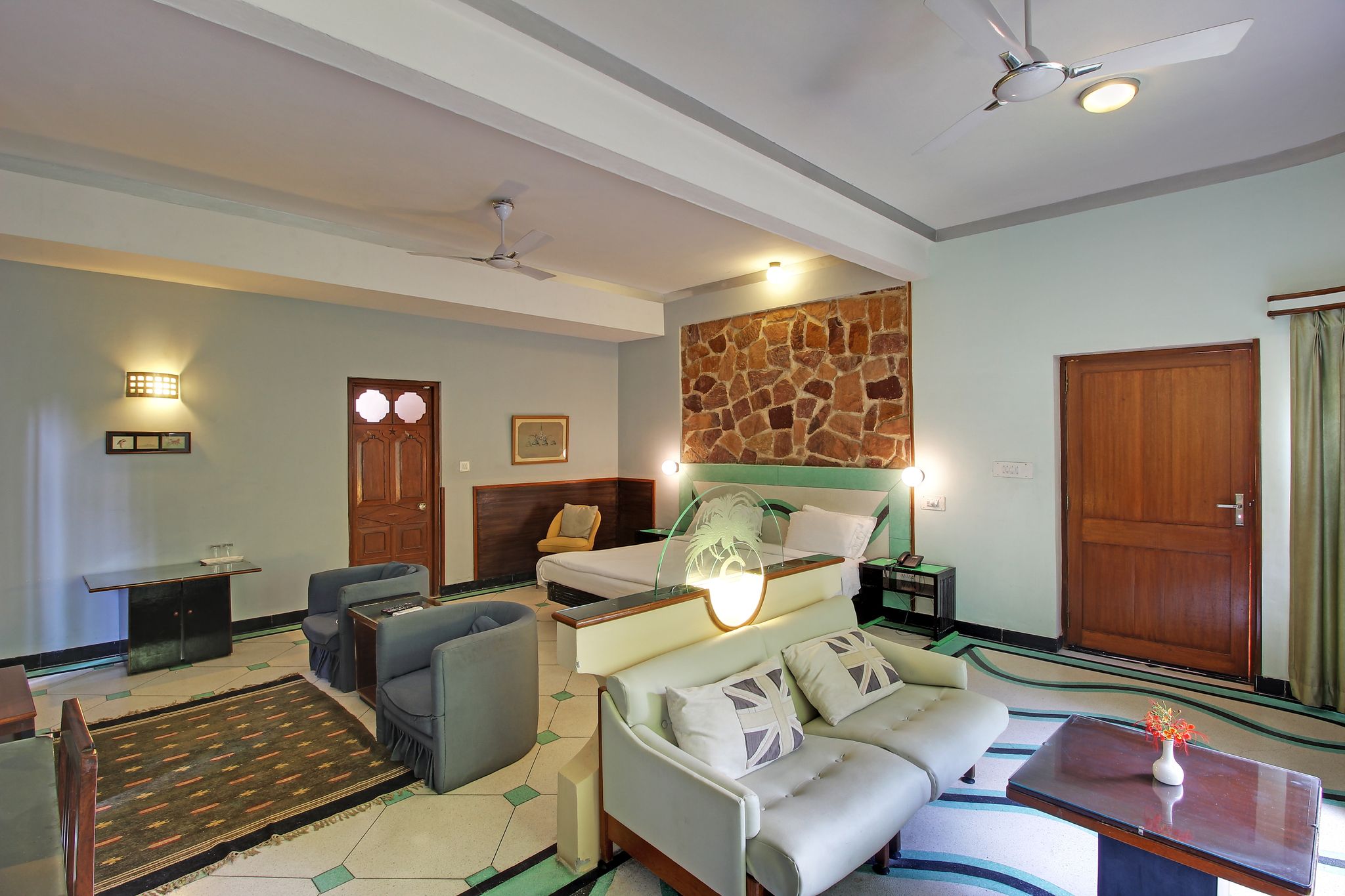 Hotel Inn Season - A Heritage Hotel in Jodhpur AC Luxury Suites Double Bed Room 19