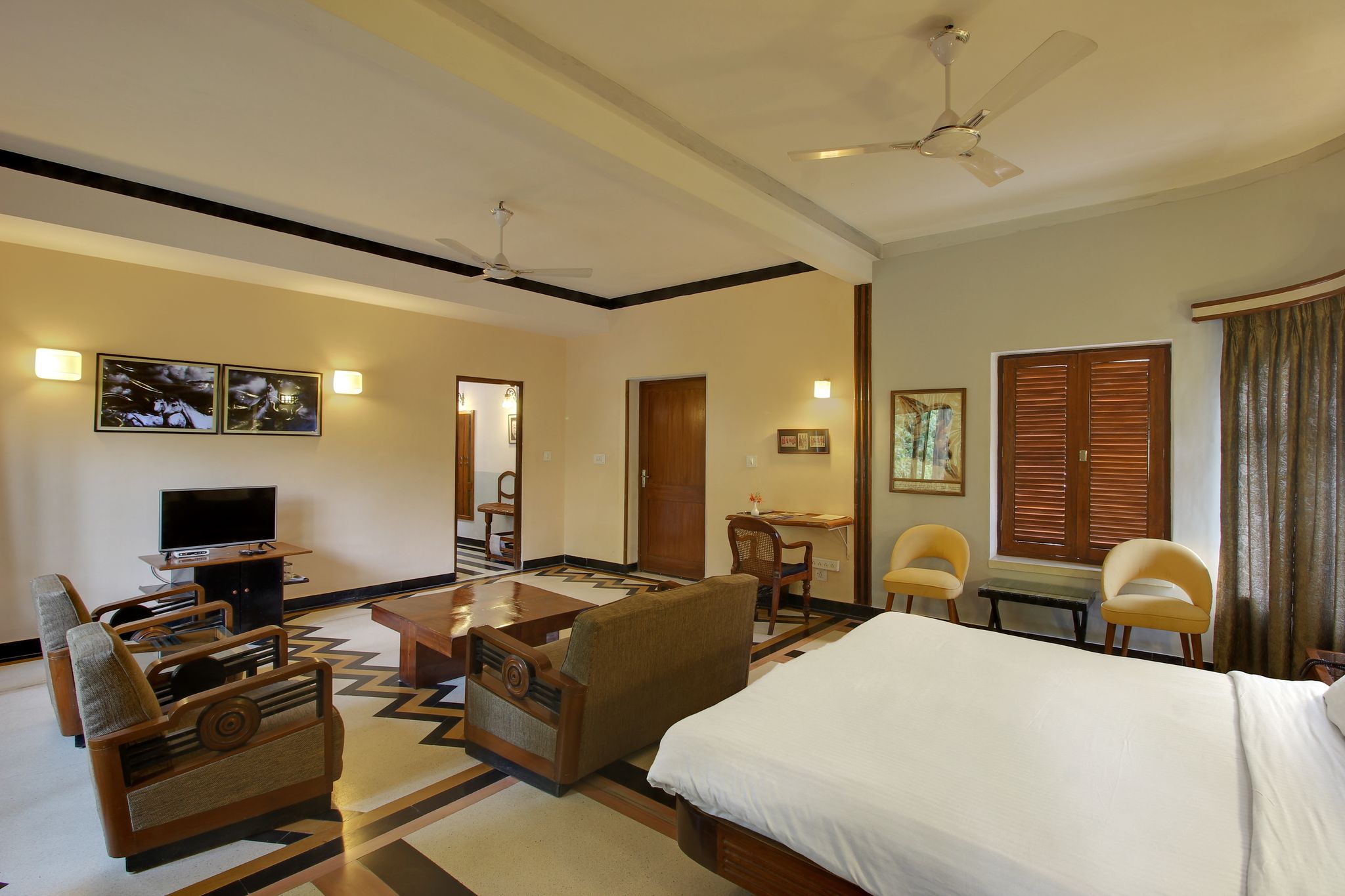 Hotel Inn Season - A Heritage Hotel in Jodhpur AC Luxury Suites Double Bed Room