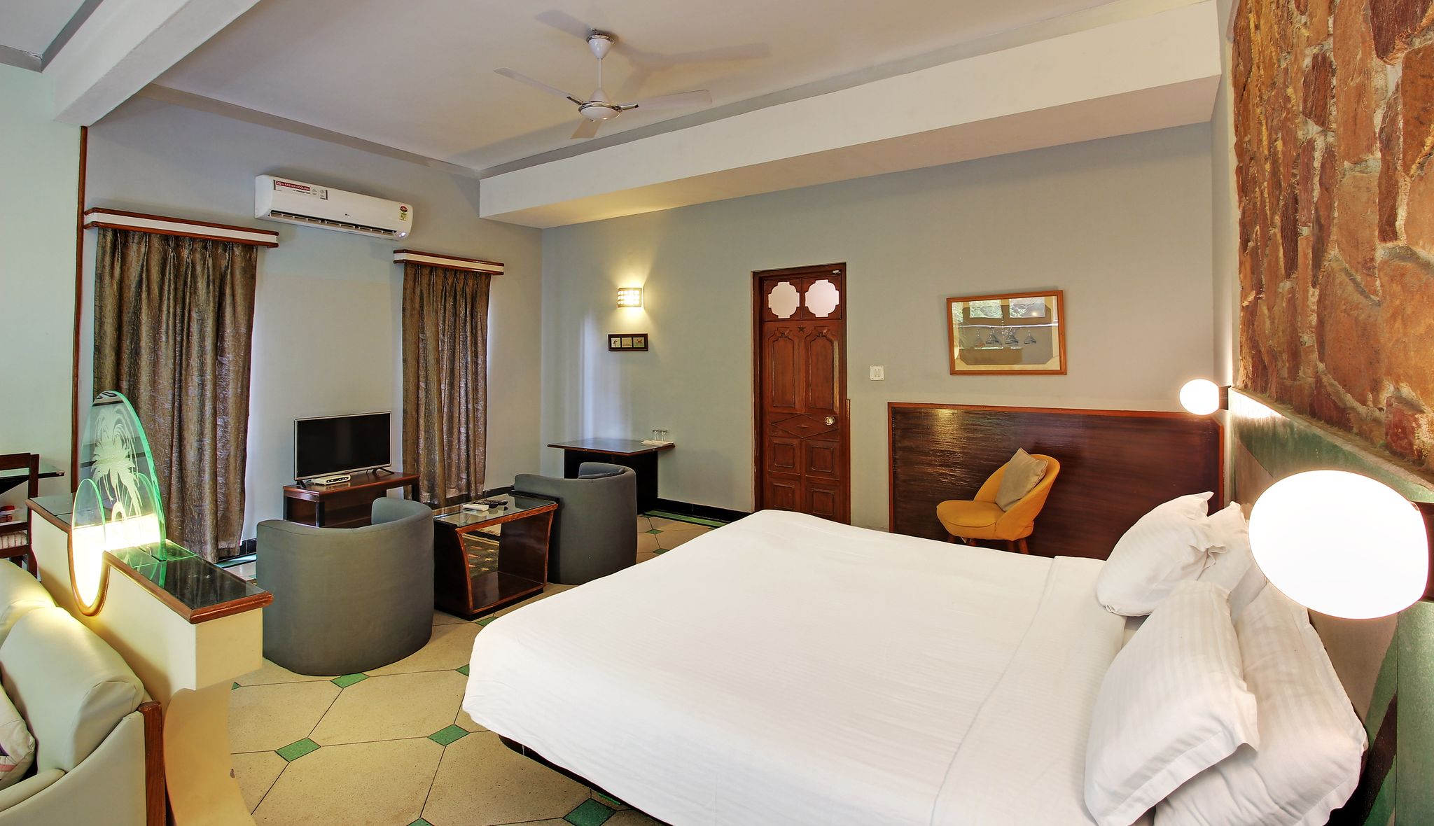 Hotel Inn Season - A Heritage Hotel in Jodhpur AC Luxury Suites Double Bed Room 8