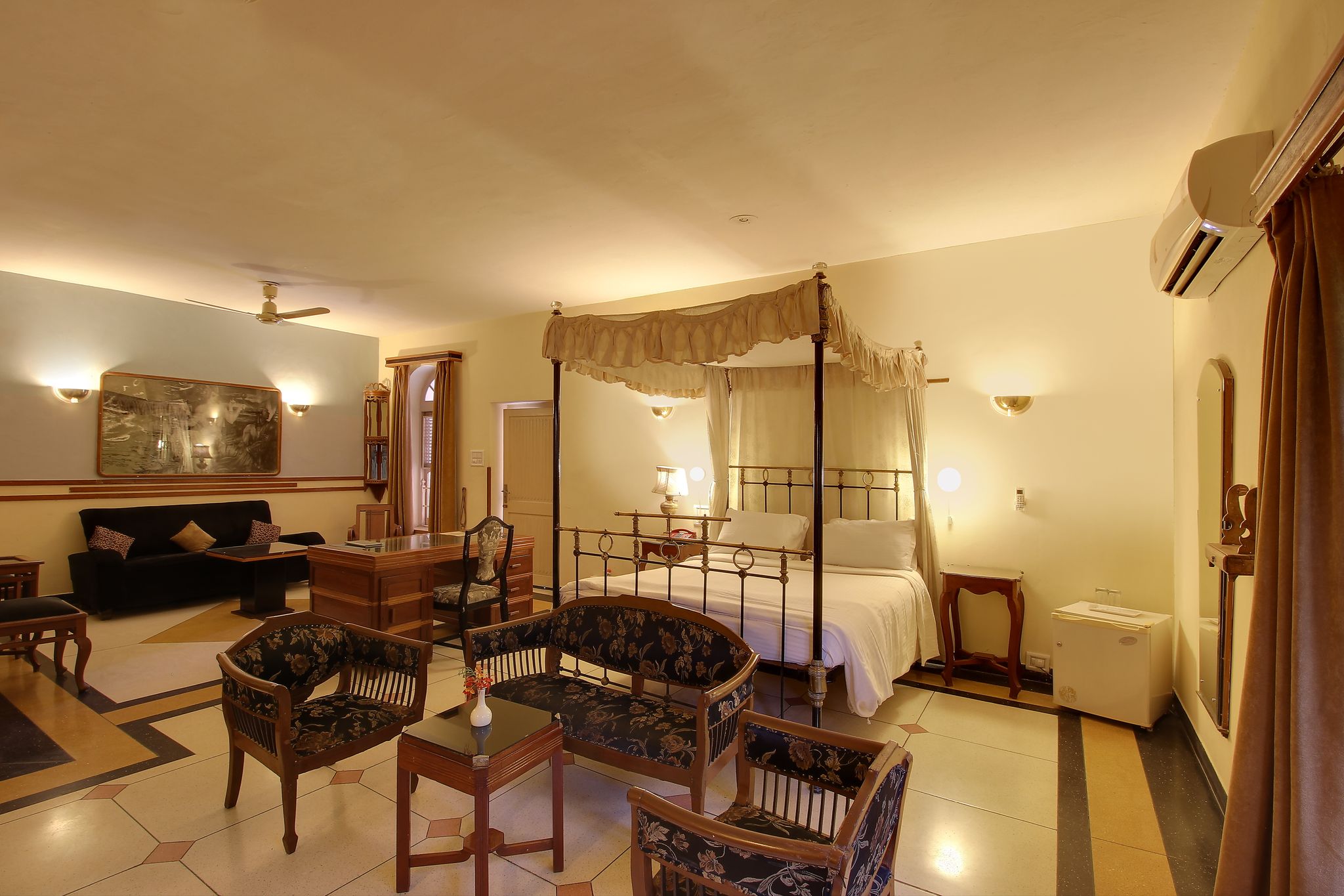 Hotel Inn Season - A Heritage Hotel in Jodhpur AC Luxury Suites Double Bed Room 17