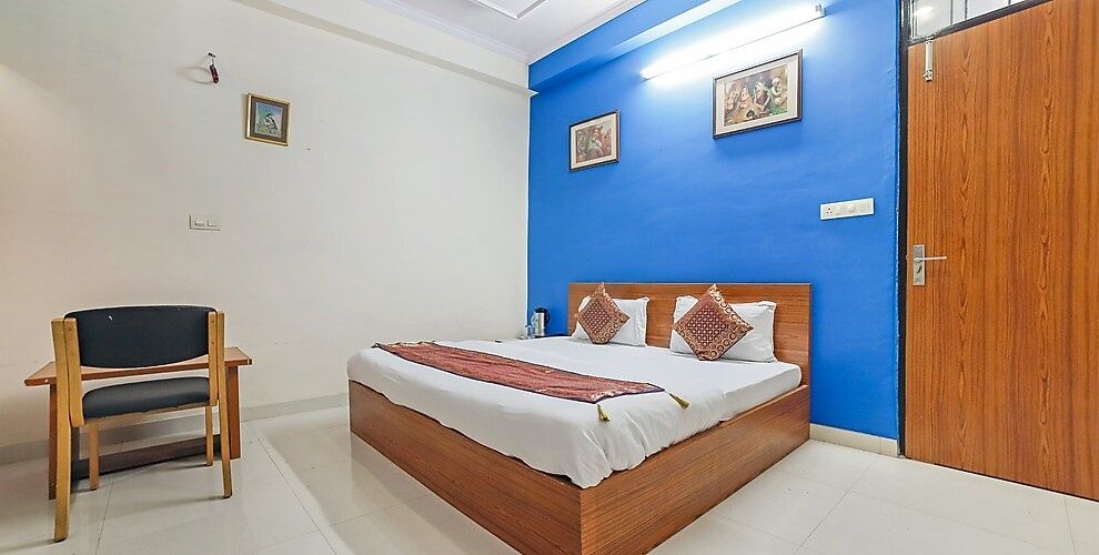 Hotel Pearl Deluxe Room with Free Wifi 3