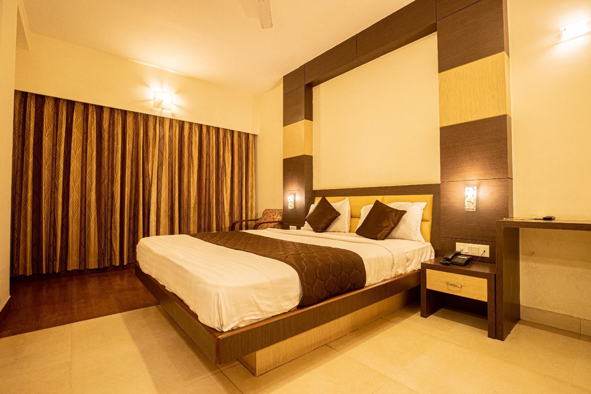 Sri Krishna Palace Premium Room 4