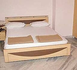 Single Super Deluxe Non A/C Room