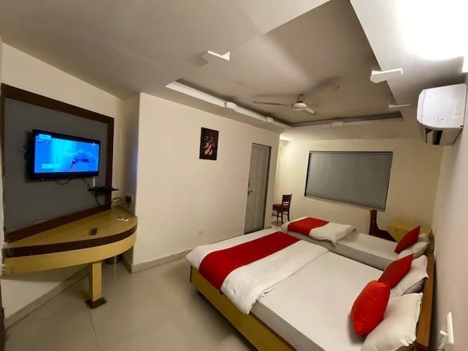 Tripple Occupancy Bed