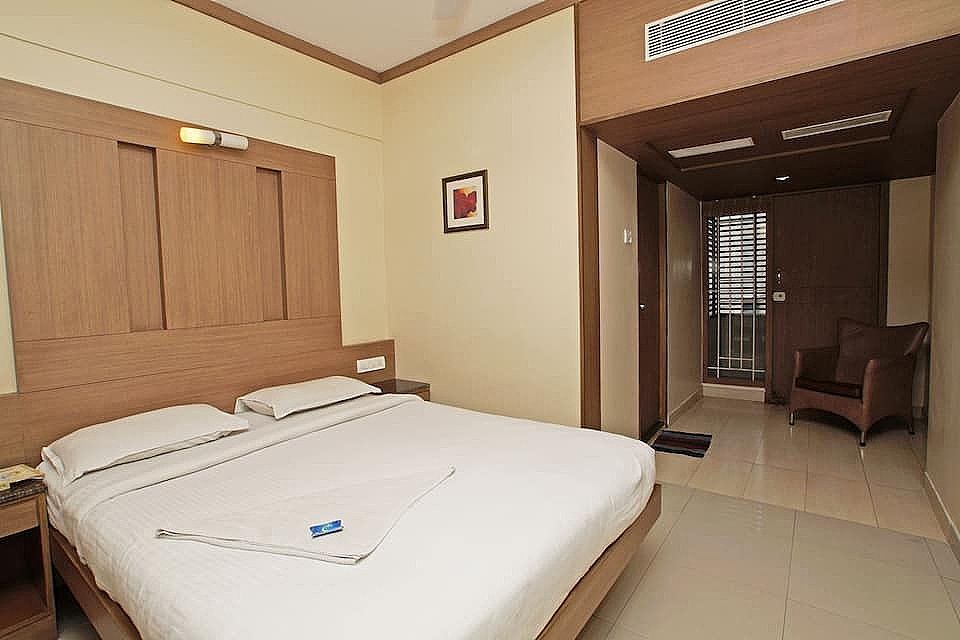 Deluxe Double Bedroom